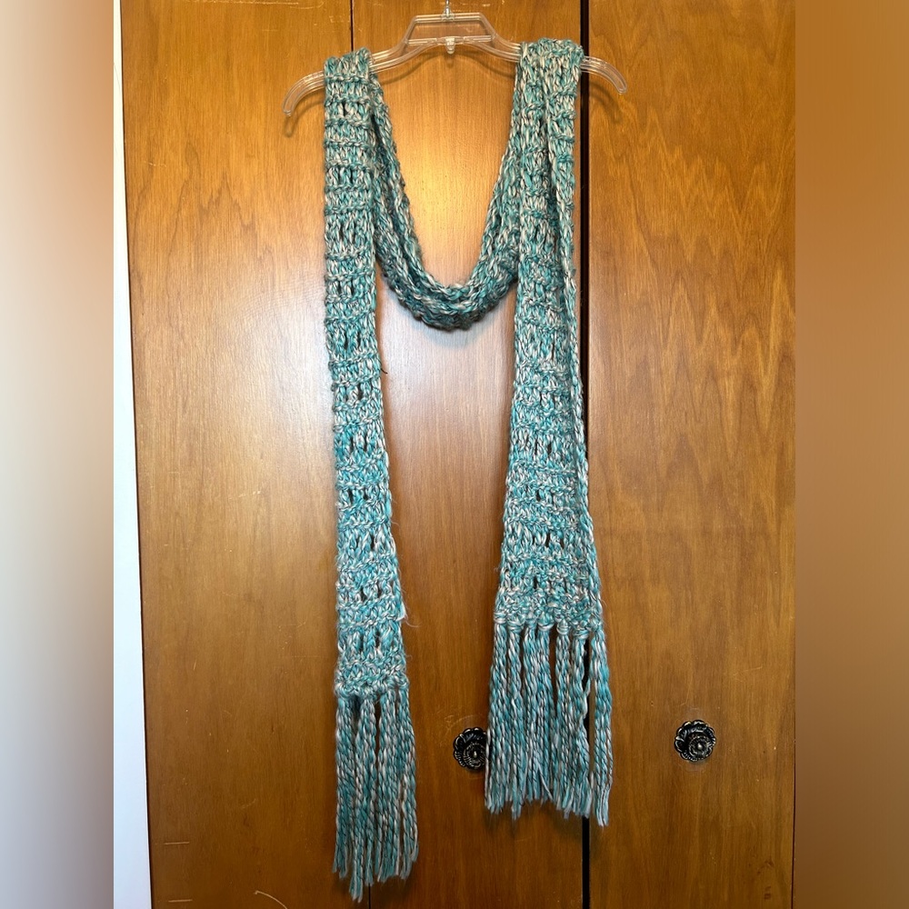 Chunky Knit Scarf in Teal and White